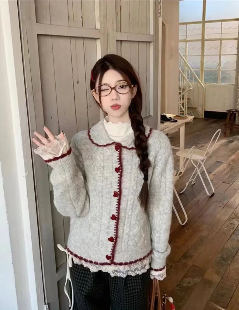 新款秋冬甜美软糯针织爱心扣木耳边娃娃领时尚百搭开衫毛衣