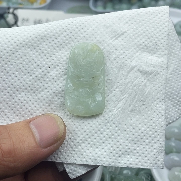 翡翠散珠天然缅甸翡翠吊坠