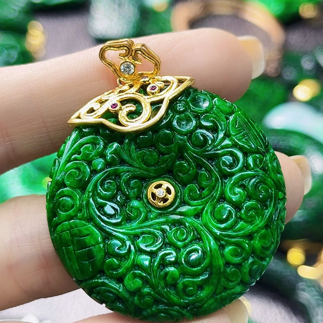 颈饰18K金镶嵌翡翠