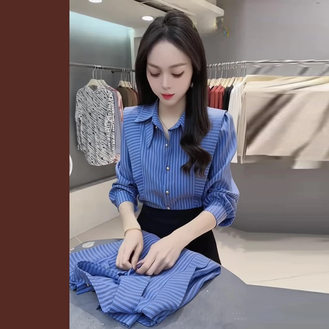 韩系时尚洋气蓝色上衣女2025年春季新款显白气质百搭精致长袖衬衫