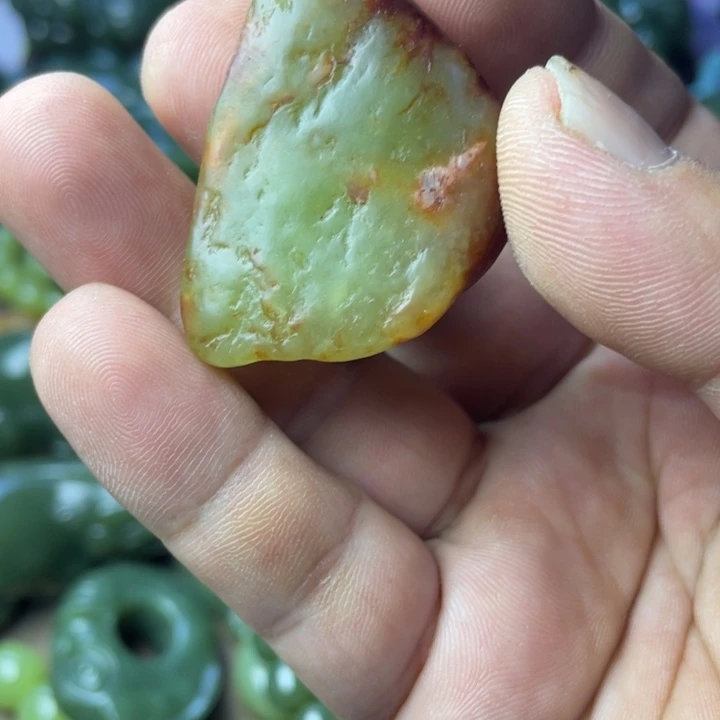 未镶嵌岫岩老玉（透闪石质玉）挂件