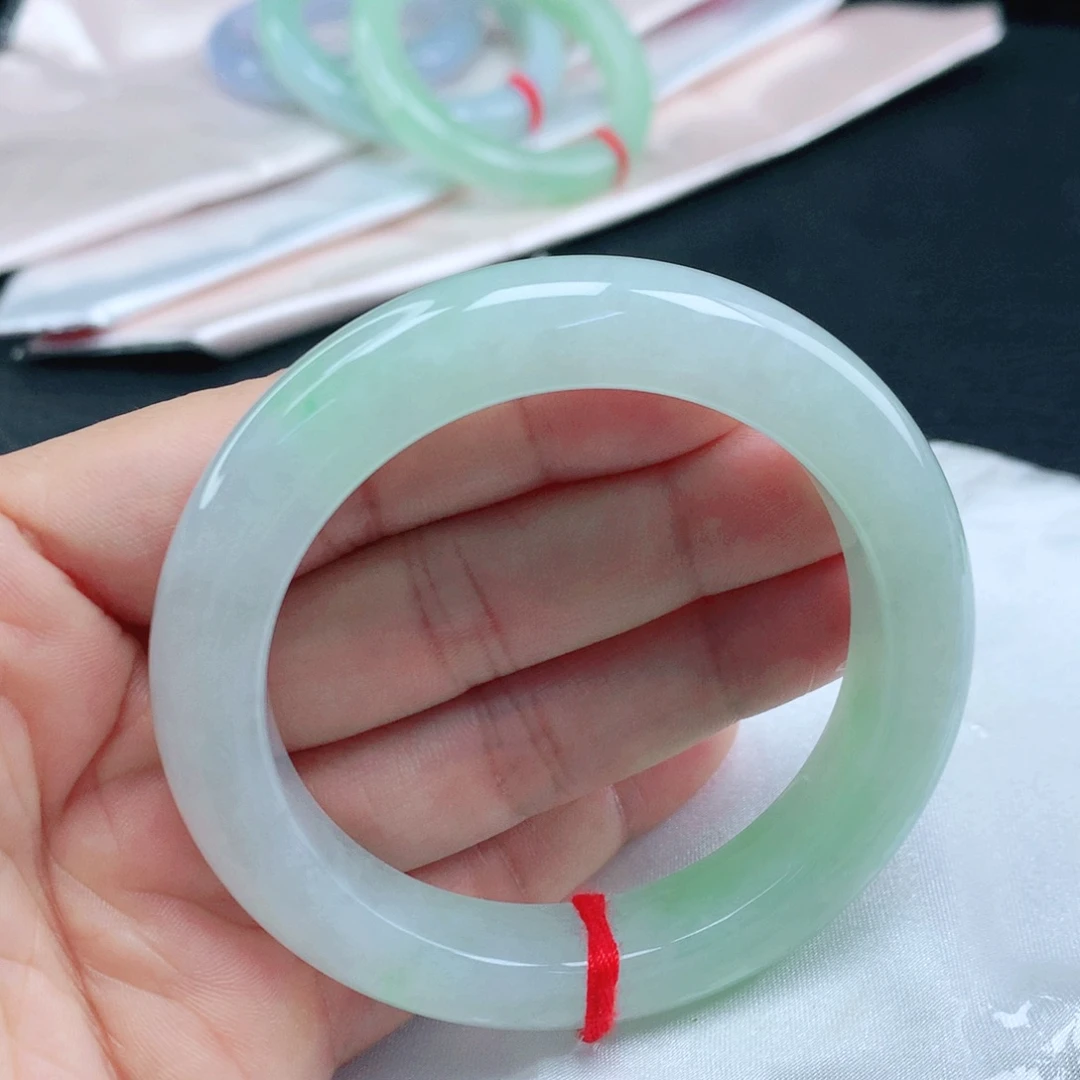 翡翠未镶嵌手镯54+浅绿翡翠手镯