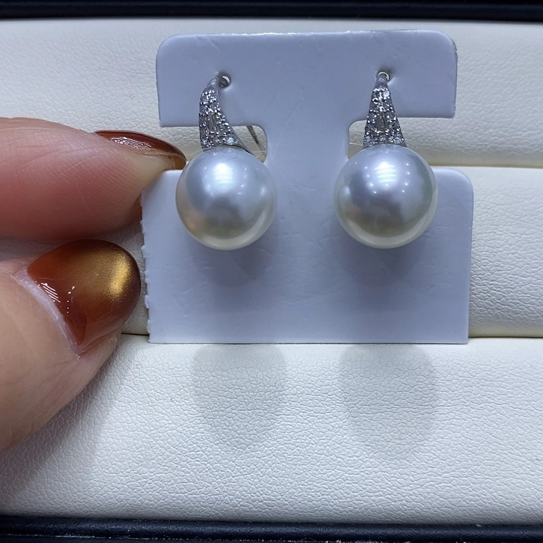 耳饰18K金镶嵌海水珍珠11到12点位澳白