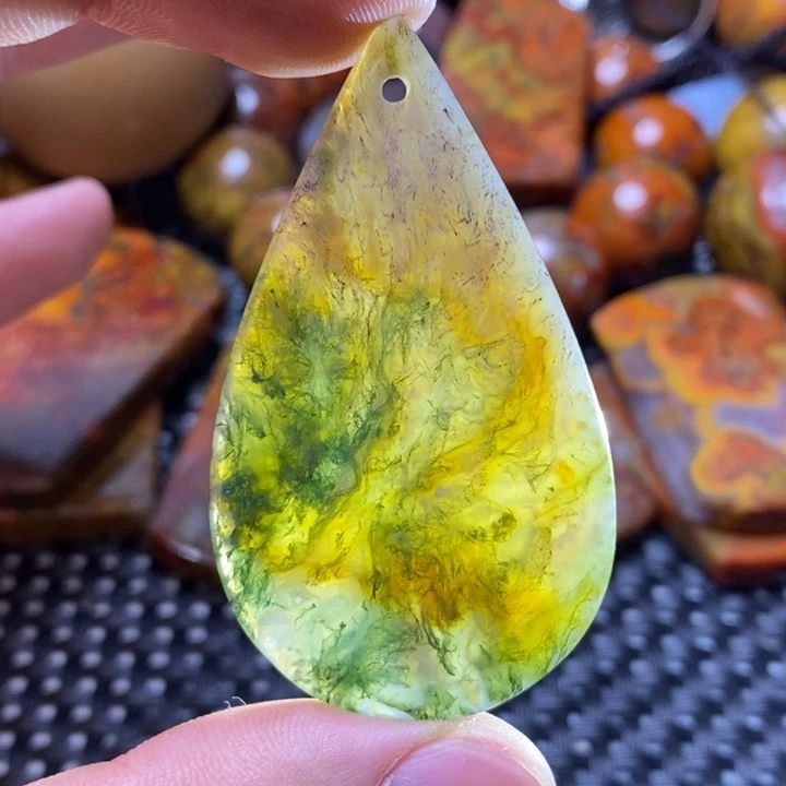 玛瑙/玉髓颈饰未镶嵌