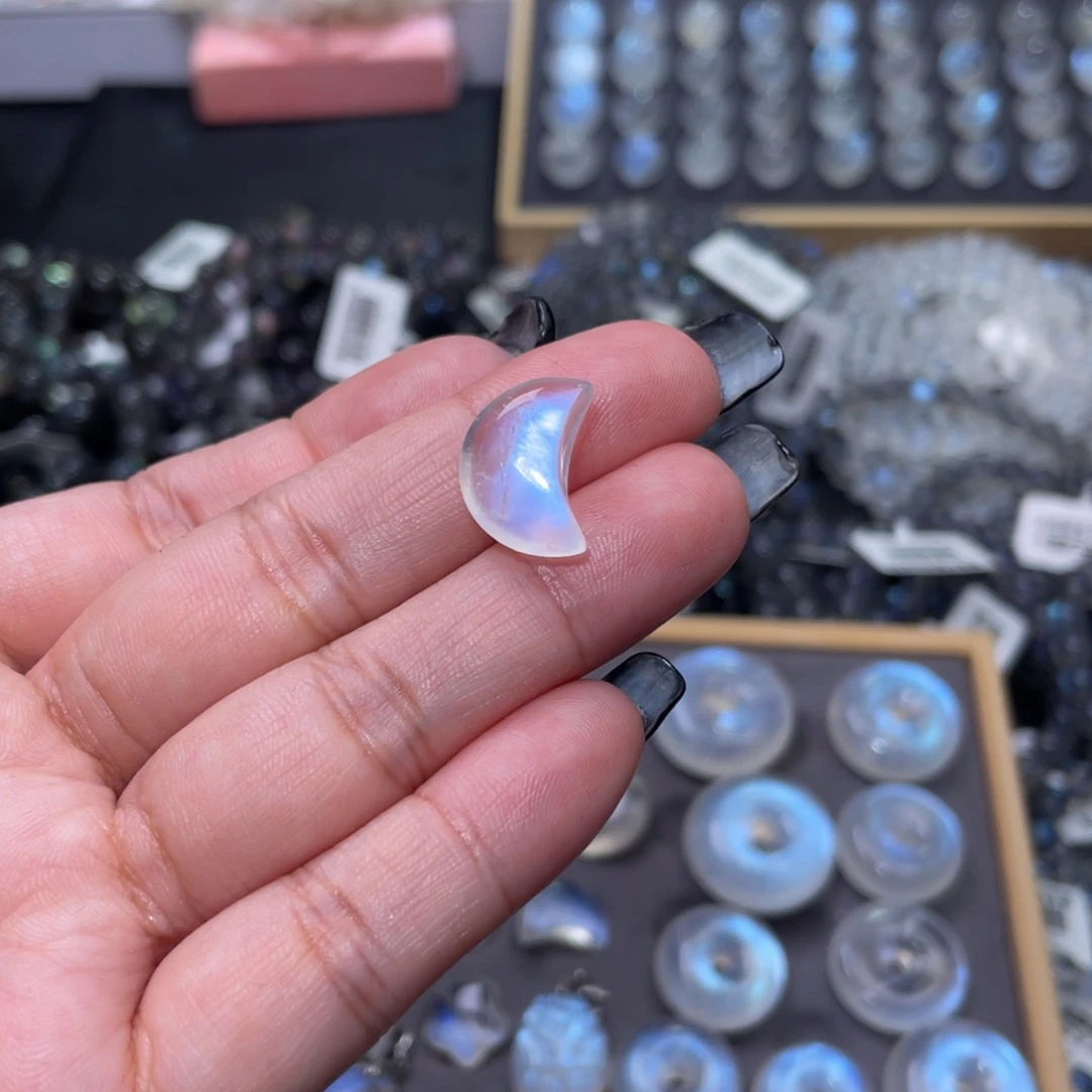 月光石颈饰未镶嵌水***?蓝月光月亮