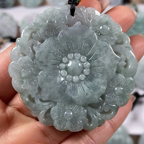 翡翠颈饰未镶嵌花开富贵福利