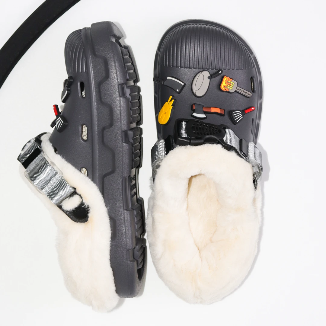 RRITTCC/万圣节加绒洞洞鞋2025秋冬外穿情侣款机能风定制包头棉拖