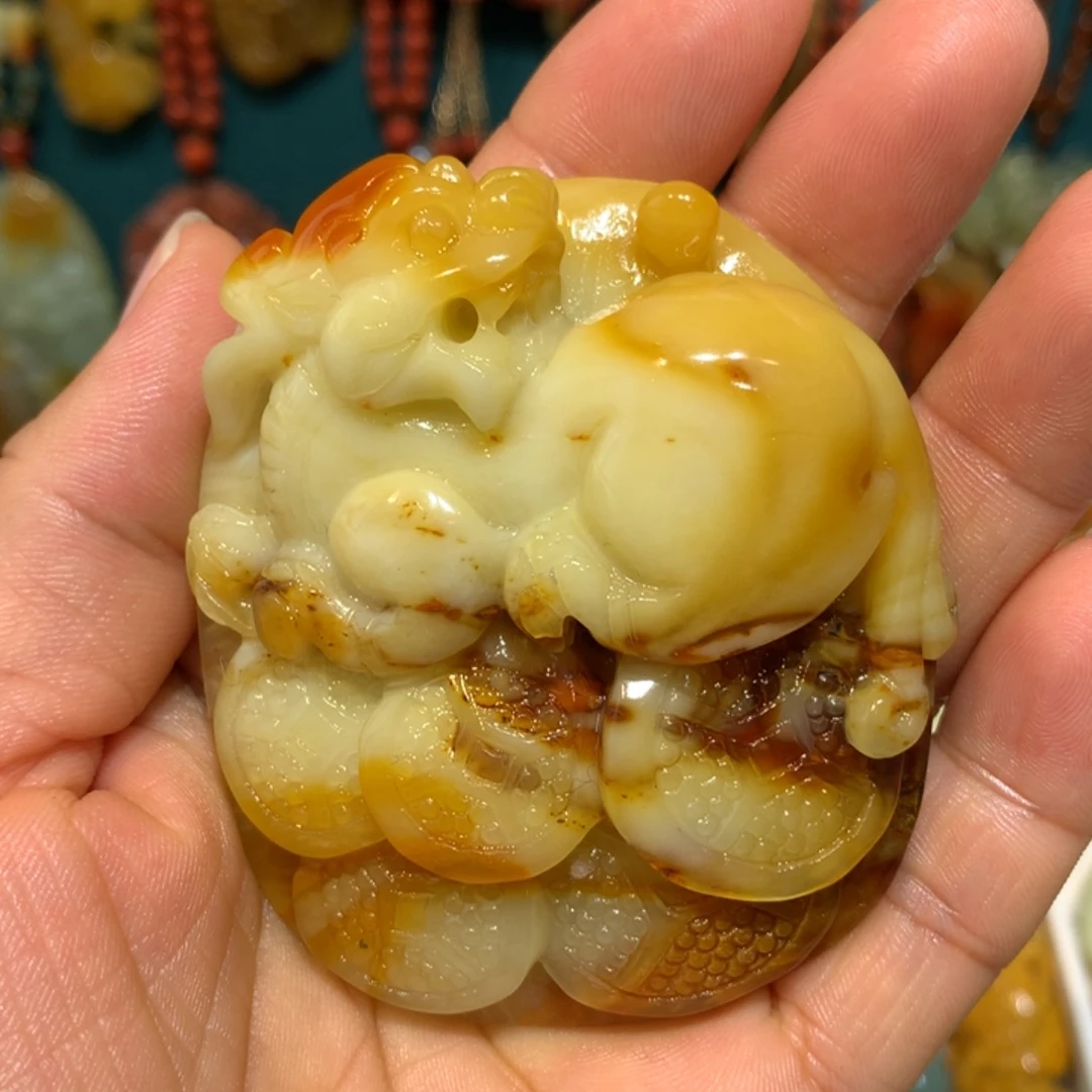 蛇纹石玉未镶嵌颈饰