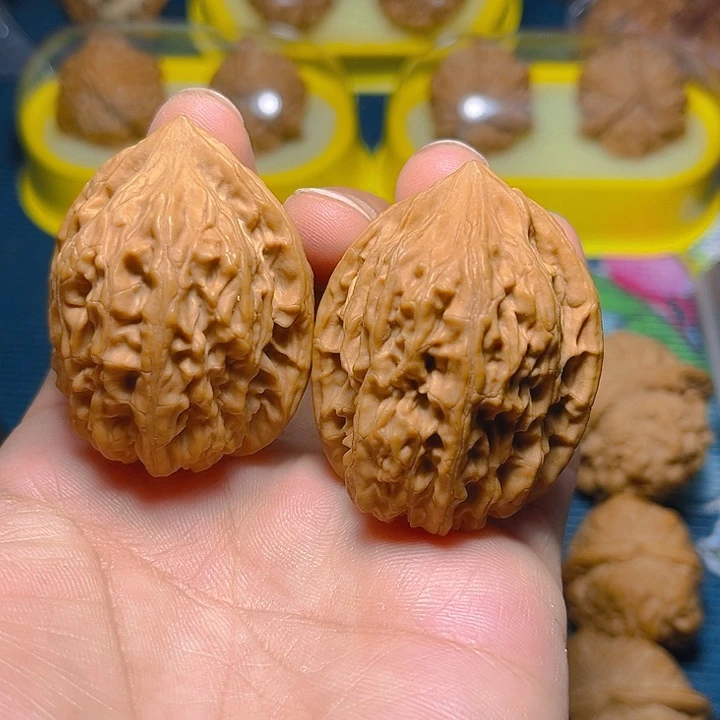 文玩核桃吊坠野生鸡心