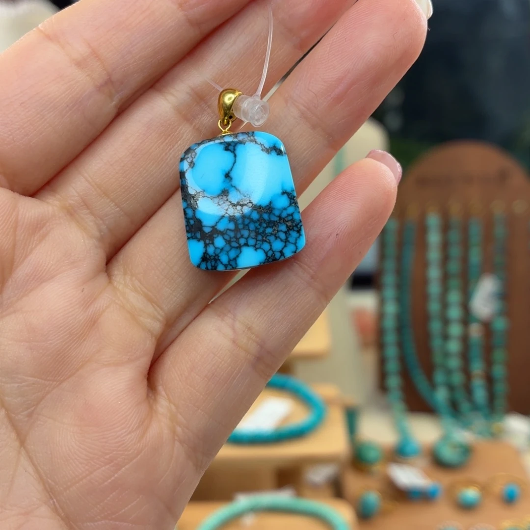 绿松石18K金镶嵌颈饰