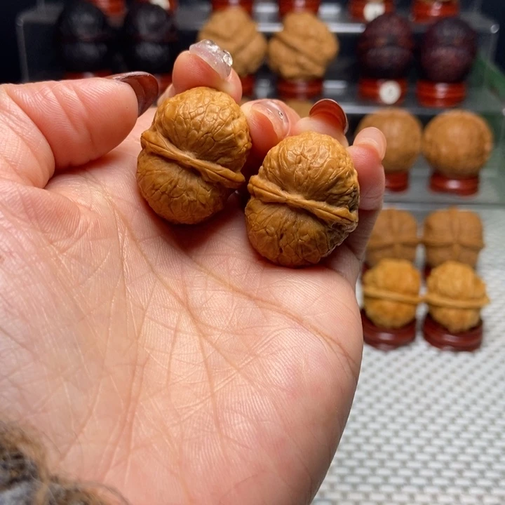 文玩核桃把件36玲珑元宝