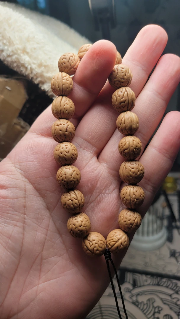 1.2＋尺寸小桃核手串