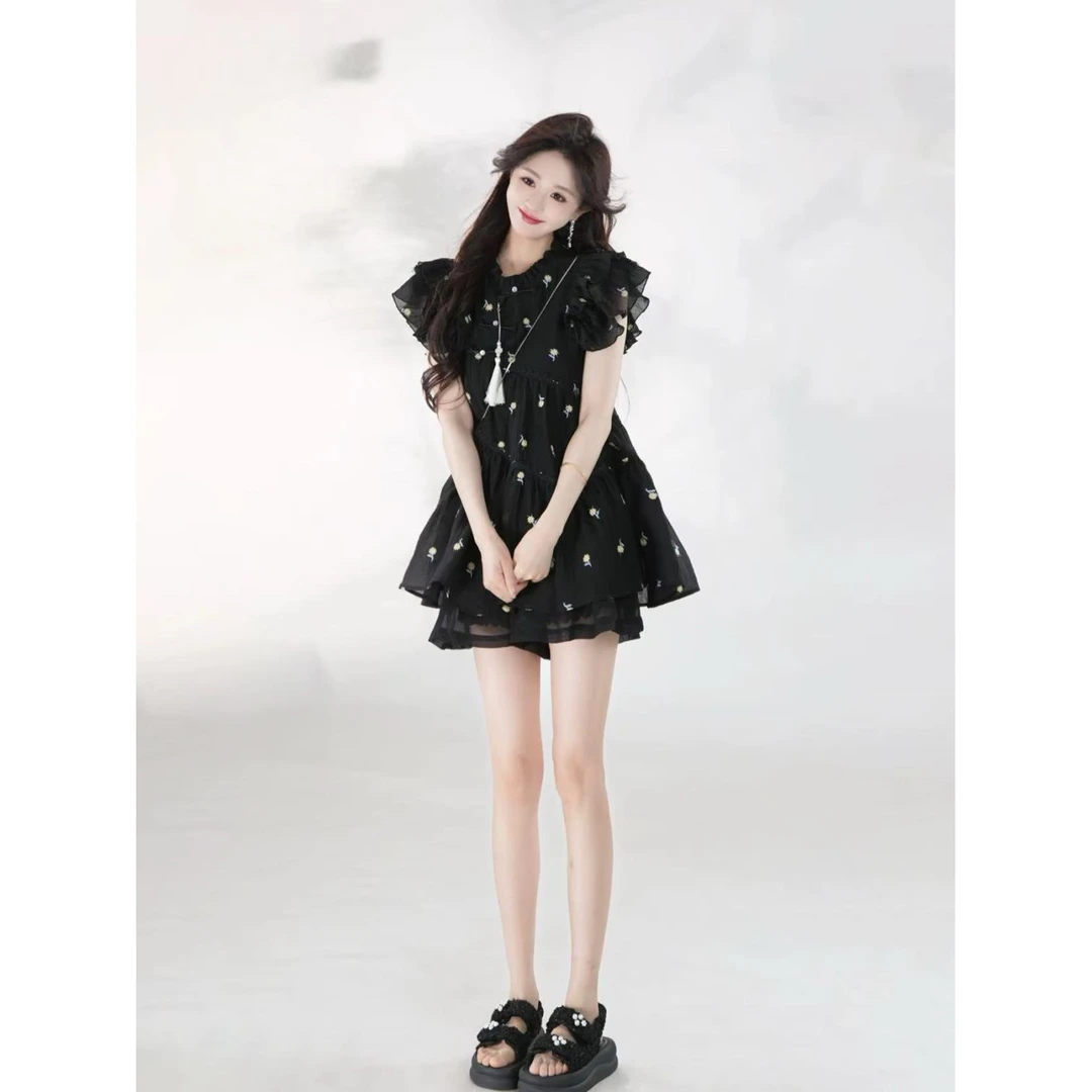 时尚感轻奢显瘦黑色显瘦上衣短裤两件套2025新款夏季休闲套装