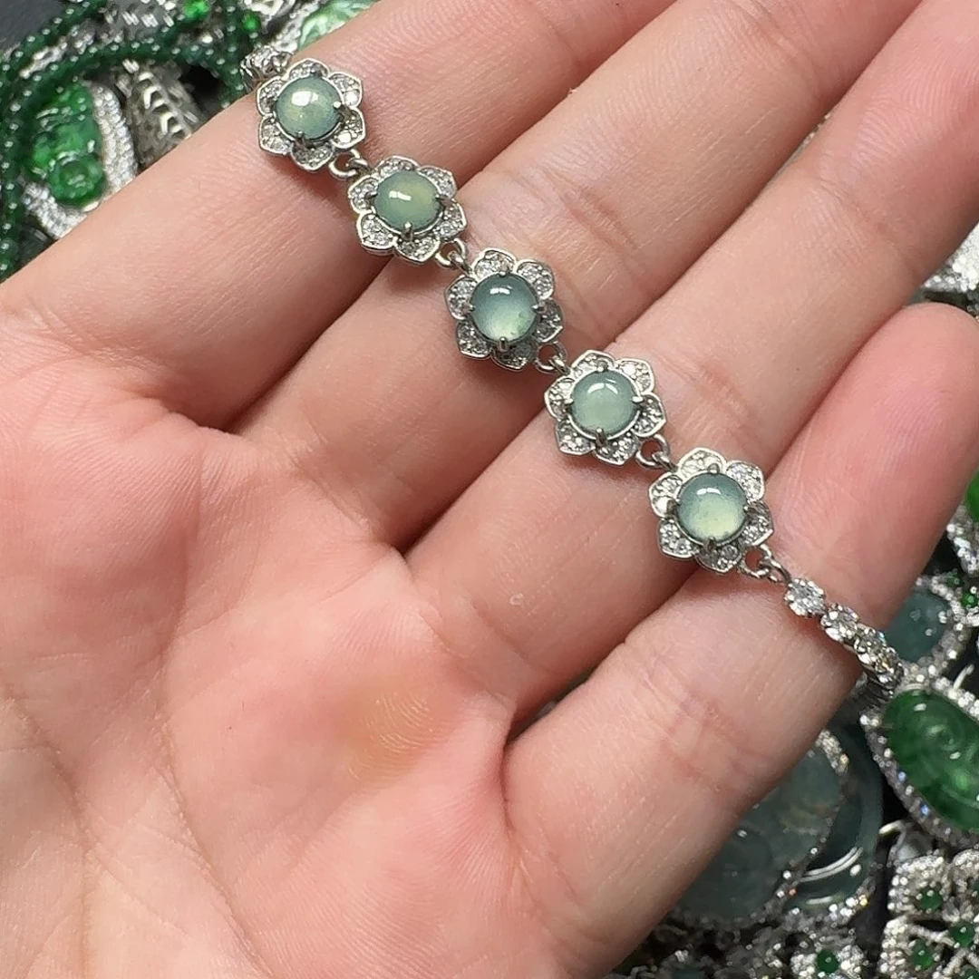 翡翠未镶嵌颈饰天然A货翡翠放漏