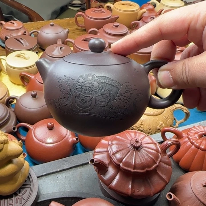 紫砂茶壶西施金蟾