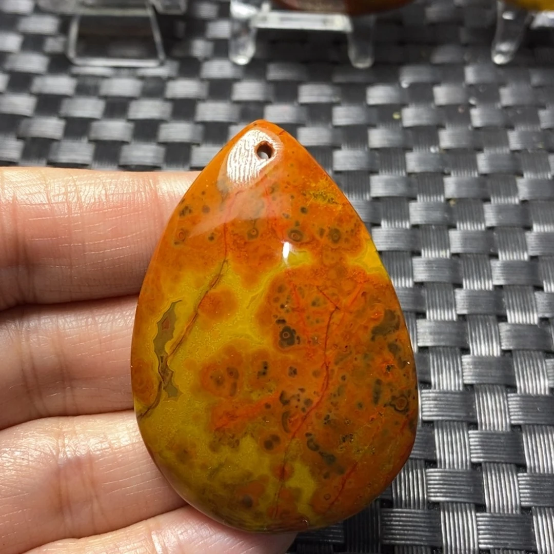 玛瑙/玉髓颈饰未镶嵌简**乐