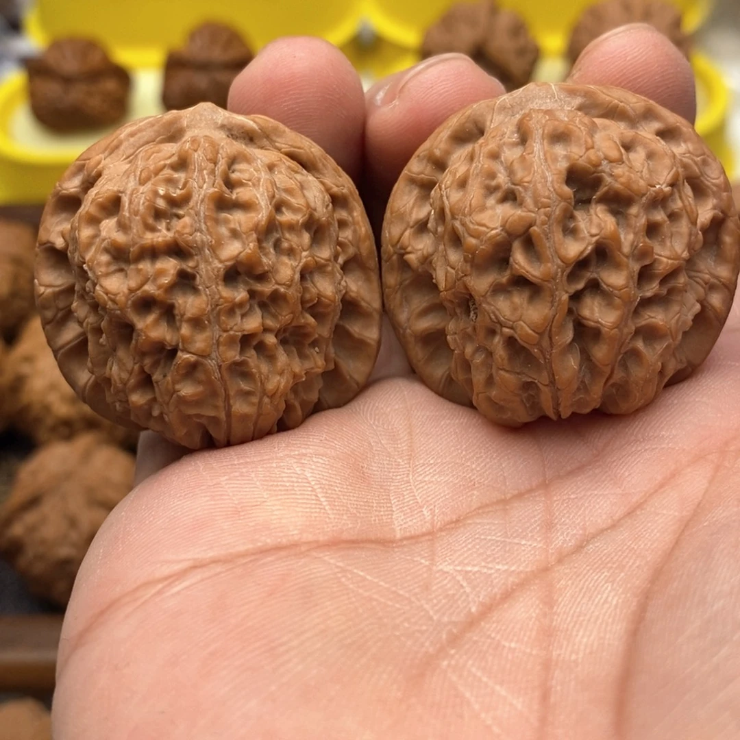 文玩核桃吊坠37尺 全品血麒麟 65