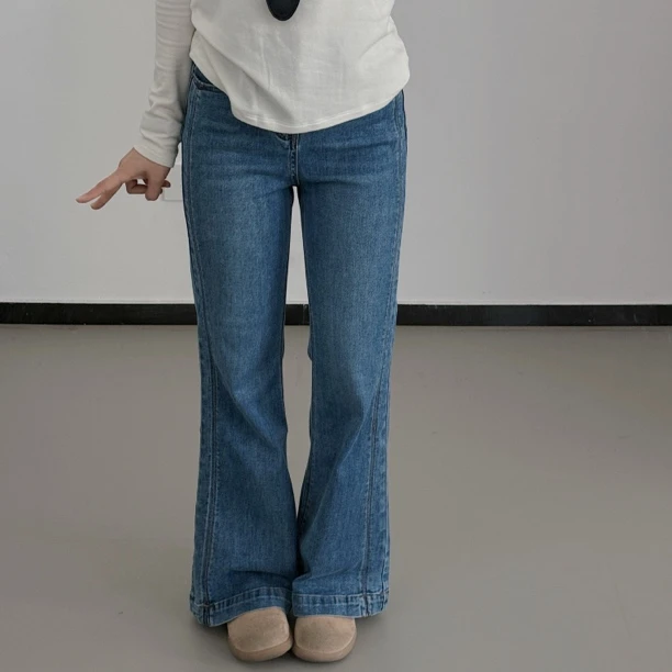 美芽 1月4日10:30am直播上新【拉腿裤】春款高腰百搭微喇牛仔裤