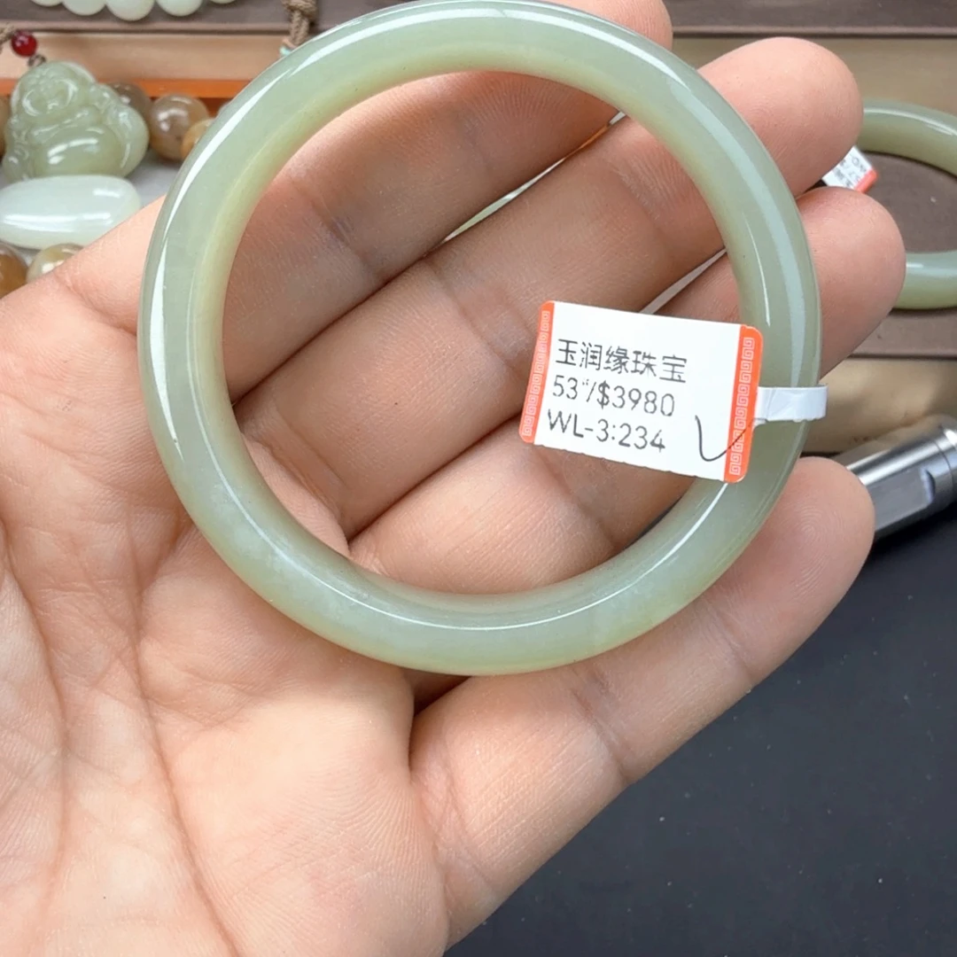 和田玉未镶嵌手镯