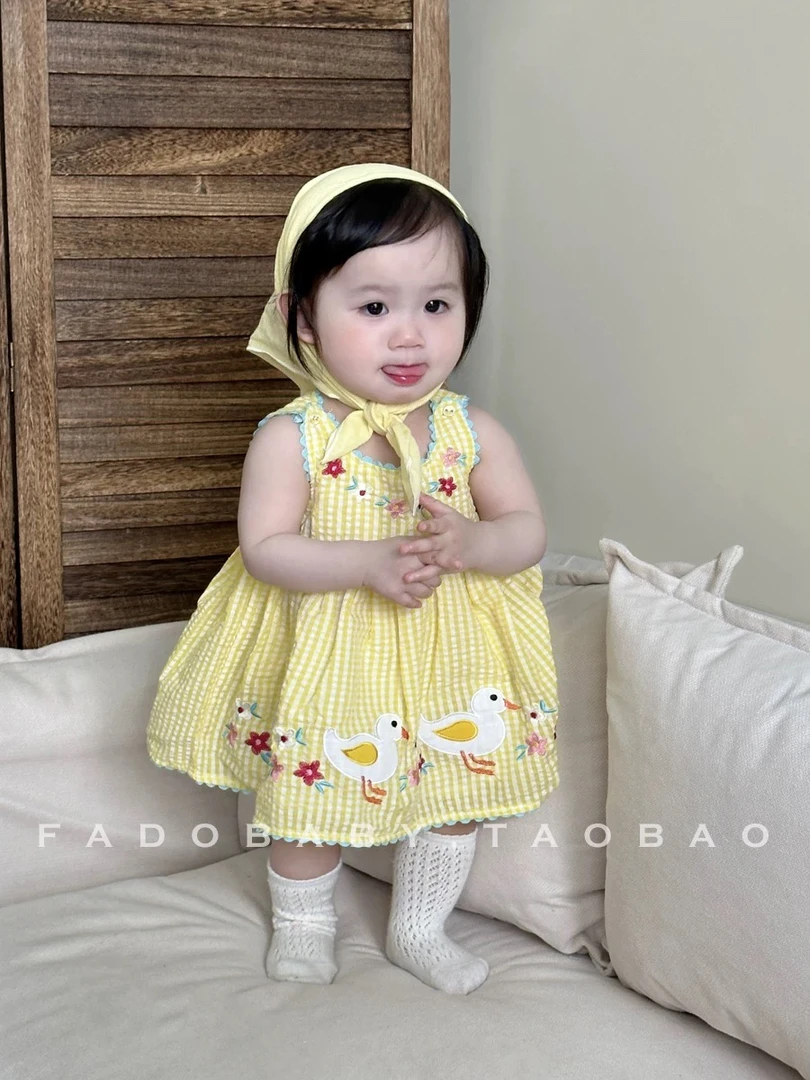 夏季小鸭背心裙女宝洋气