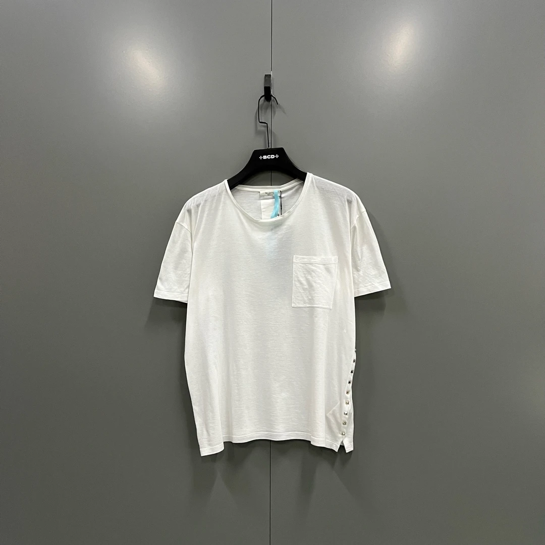 95新 Valentino/华伦天奴 jp1231  白色铆钉短袖 L码 207361