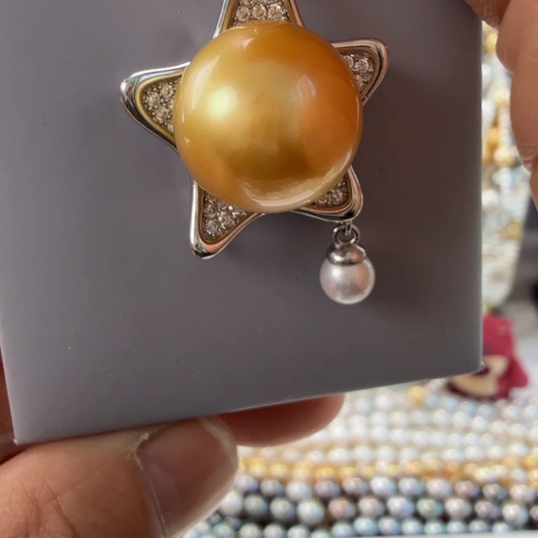 茱****银S925镶嵌海水珍珠颈饰