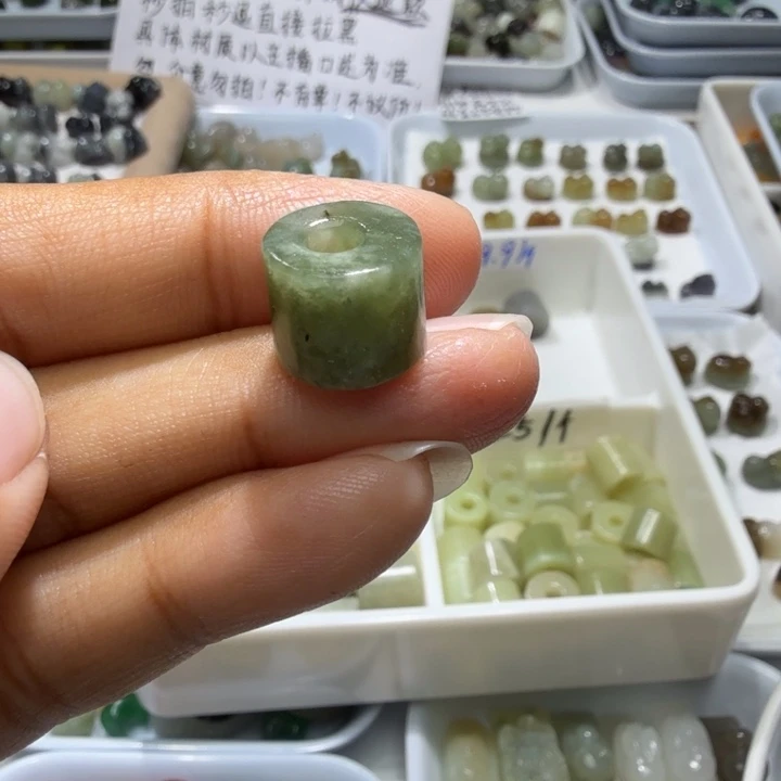 和田玉未镶嵌珠宝奇石