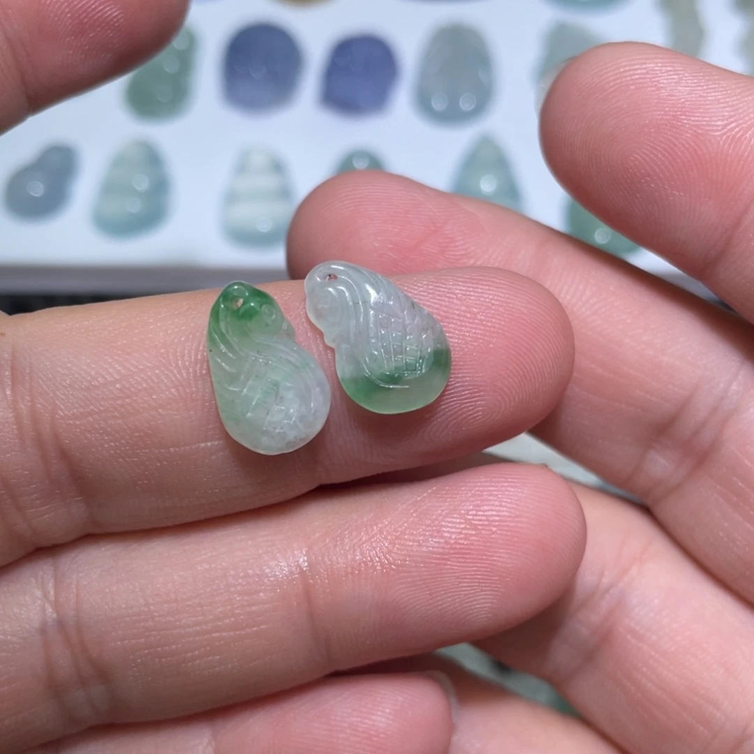 翡翠未镶嵌颈饰耳饰