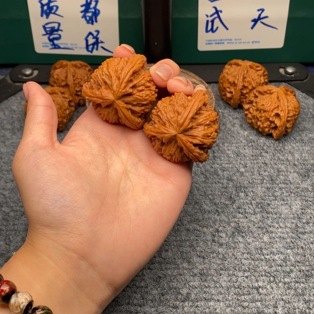 【闪购商品】吊坠文玩核桃一****.