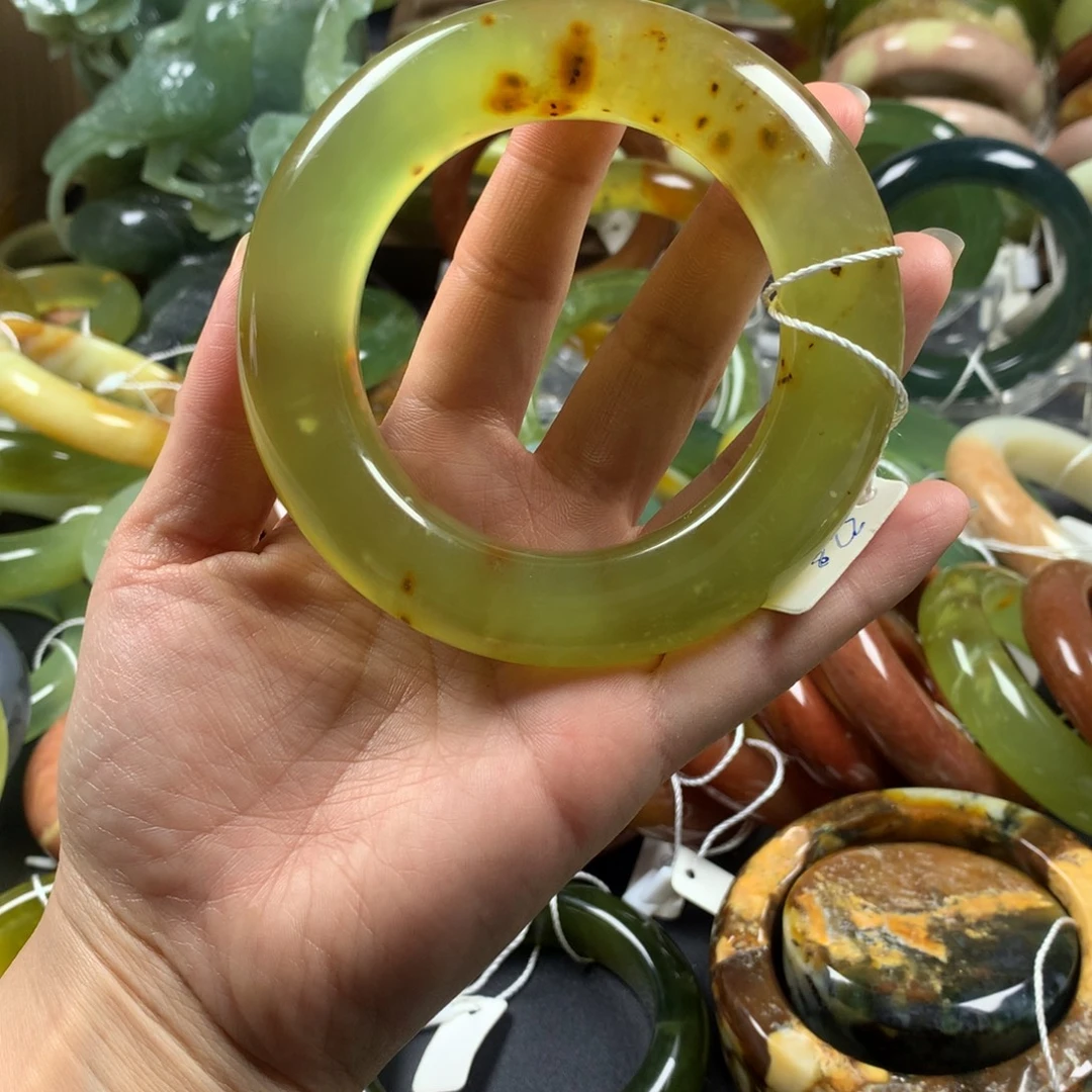 蛇纹石玉未镶嵌手镯