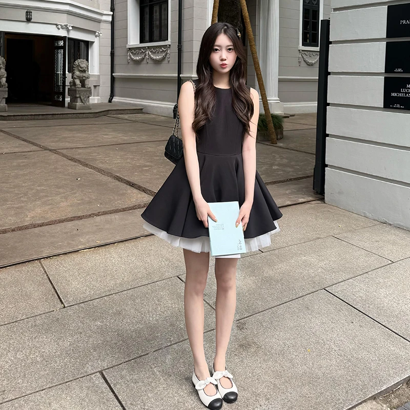 白色法式无袖连衣裙子女夏季2025年新款气质收腰蓬蓬芭蕾公主短裙