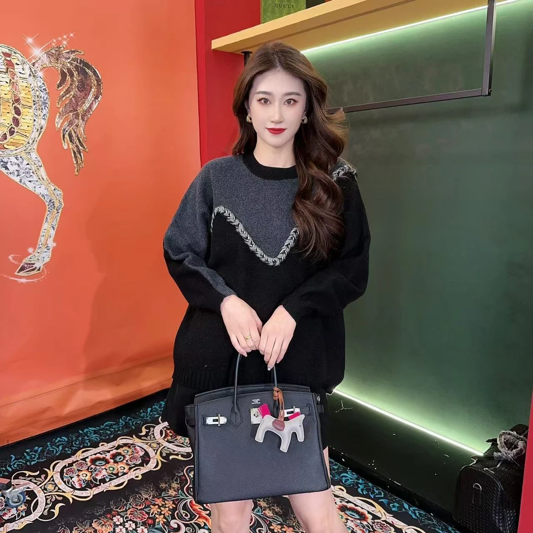 551多金大码气质减龄秋冬季女装设计感连衣裙女上衣