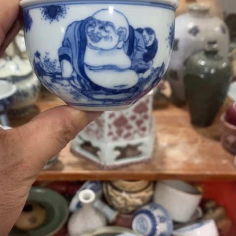 杯小*。景德镇陶瓷现代艺术