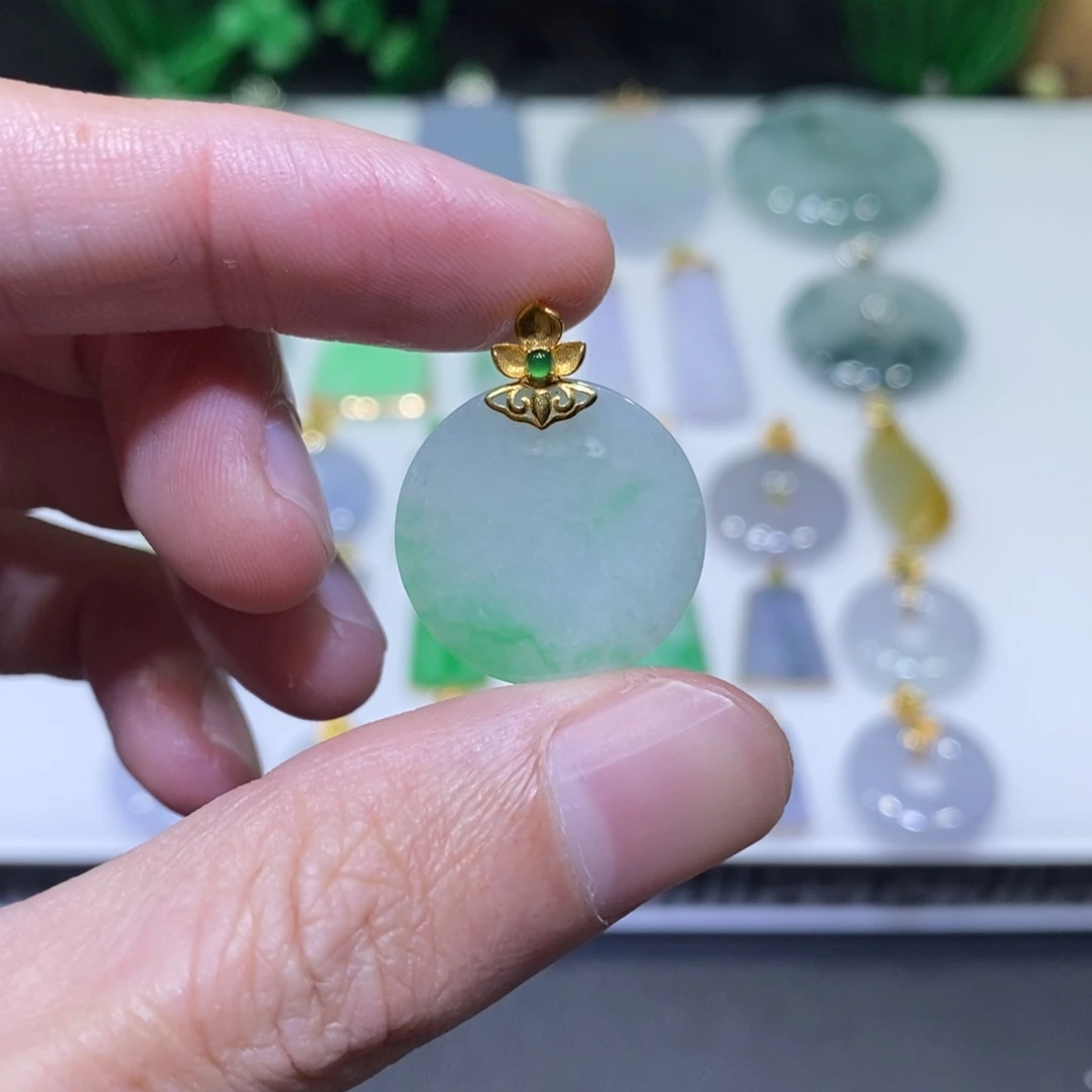 翡翠18K金镶嵌吊坠(不含链)