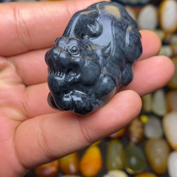 和田玉未镶嵌吊坠(赠链)