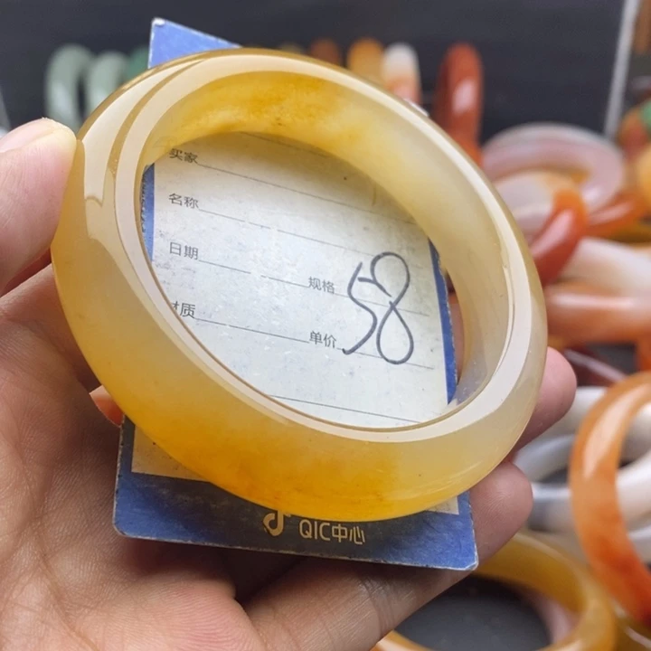 石英质玉手镯未镶嵌