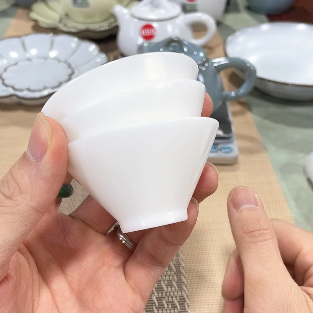 瓷片。。。。。。。。。。。。。。