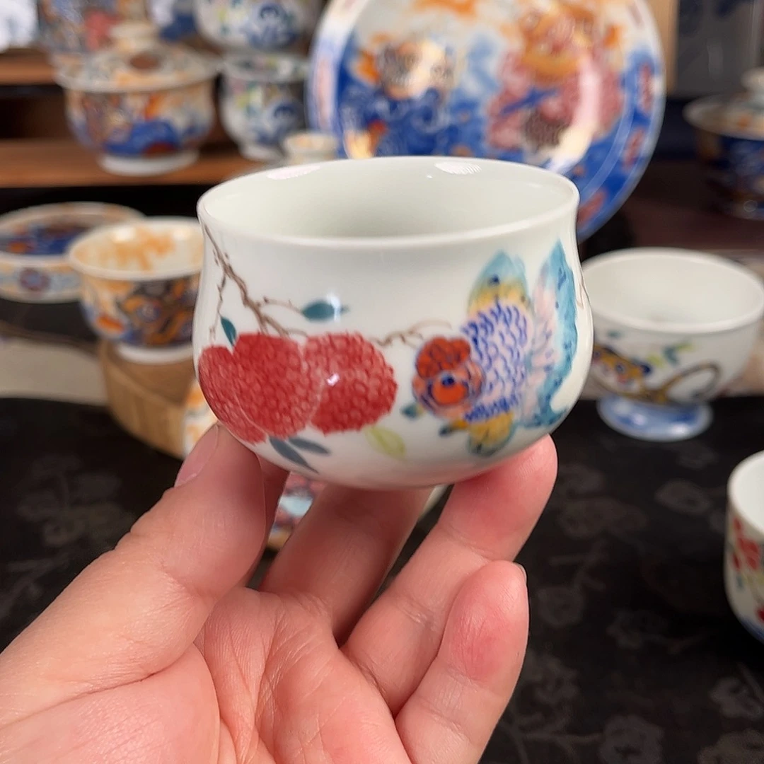 釉下五彩鱼荔枝杯