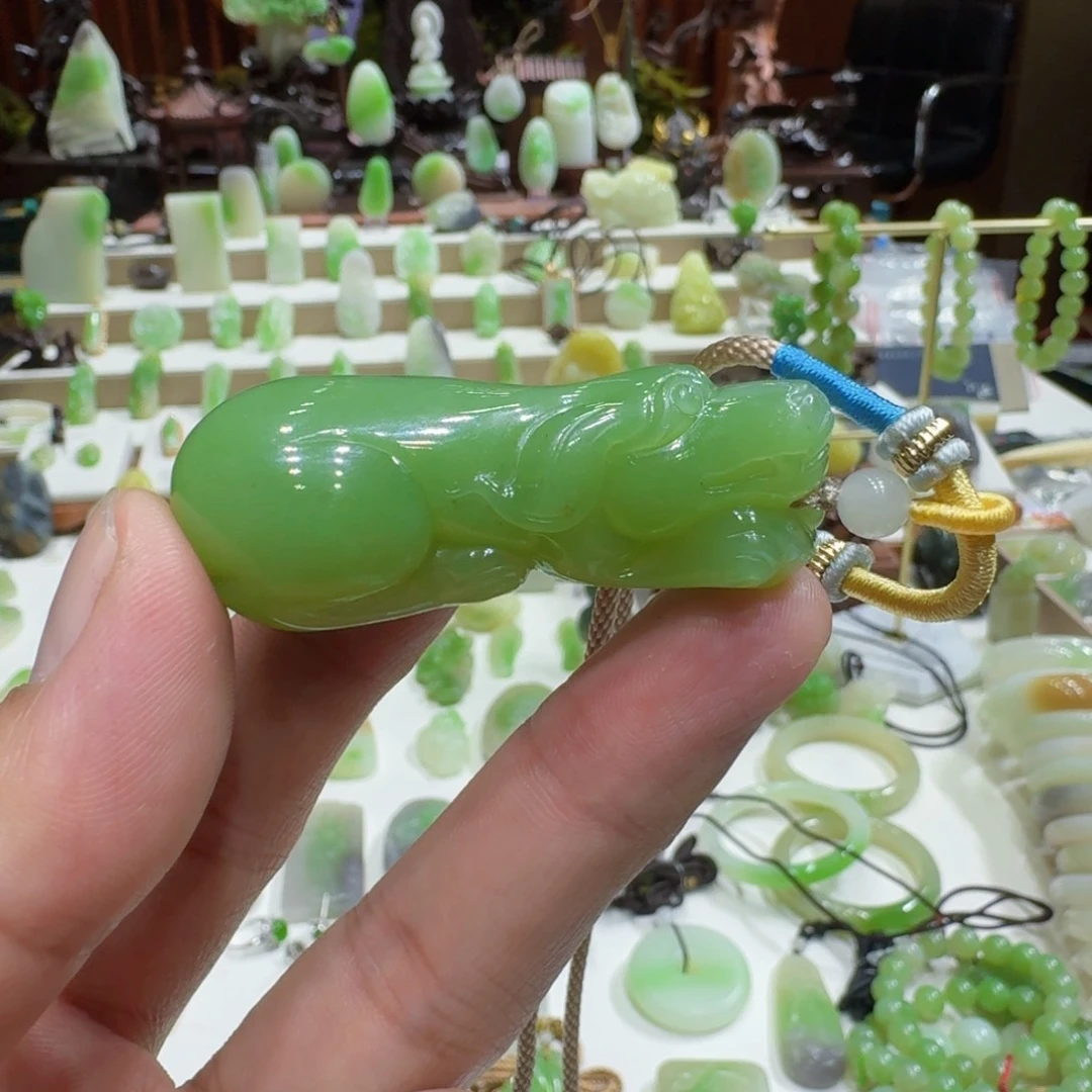 和田玉（翠青玉）未镶嵌颈饰和田玉青海翠青旺财挂件