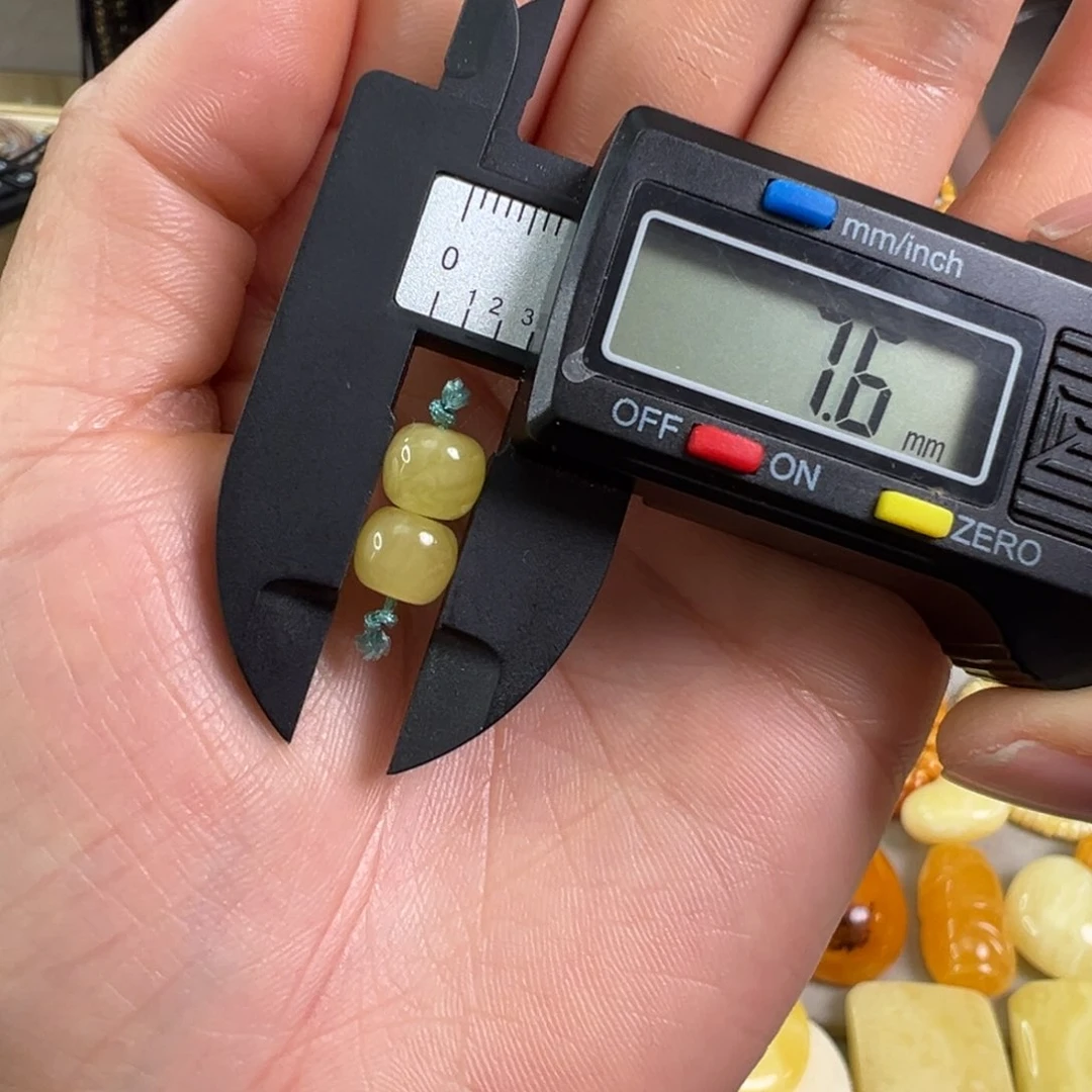 蜜蜡裸石未镶嵌蜜蜡