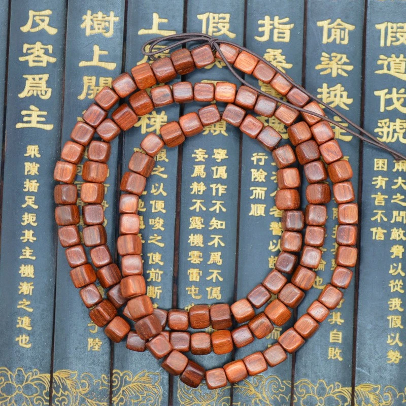 血檀男女款手串卡8 070（无礼盒）