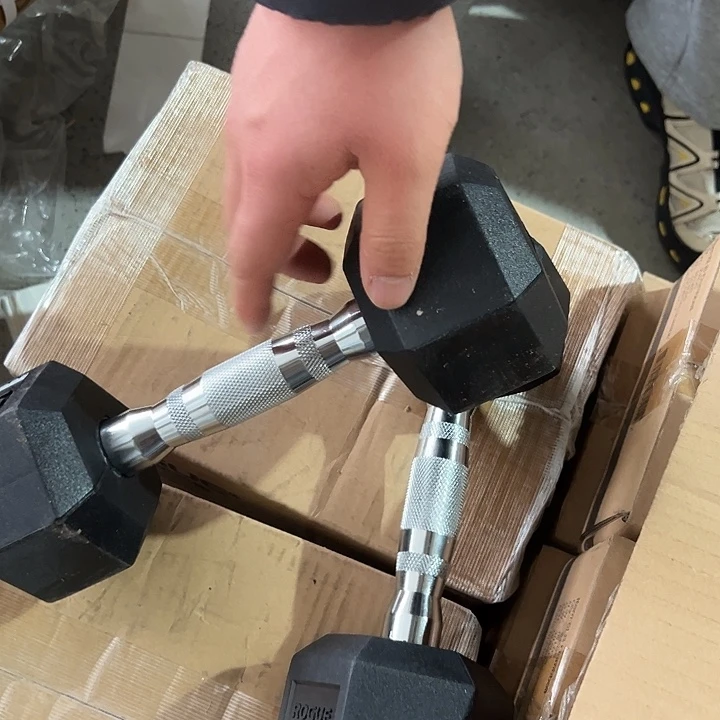 全新六角实心铁哑铃4.5公斤一对