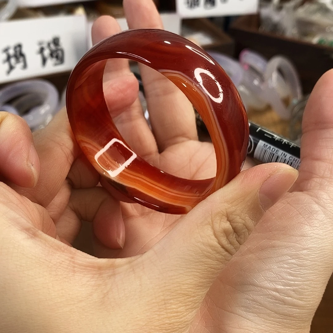 玛瑙/玉髓未镶嵌手镯C261。54圈。瑕