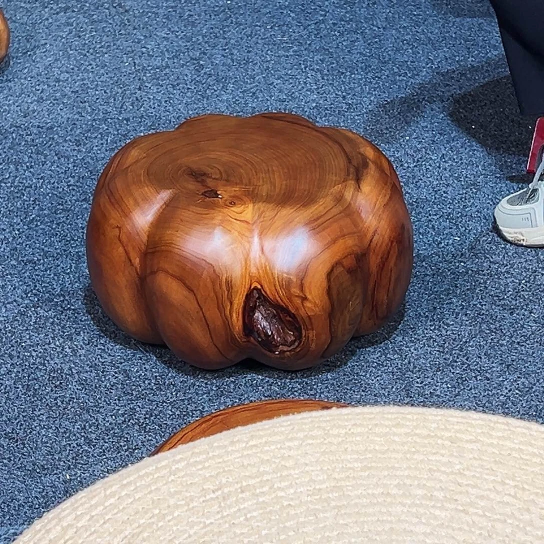 8 号香樟木尺寸：38-38-23cm