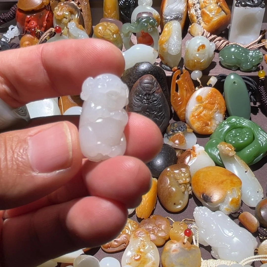 和田玉未镶嵌颈饰