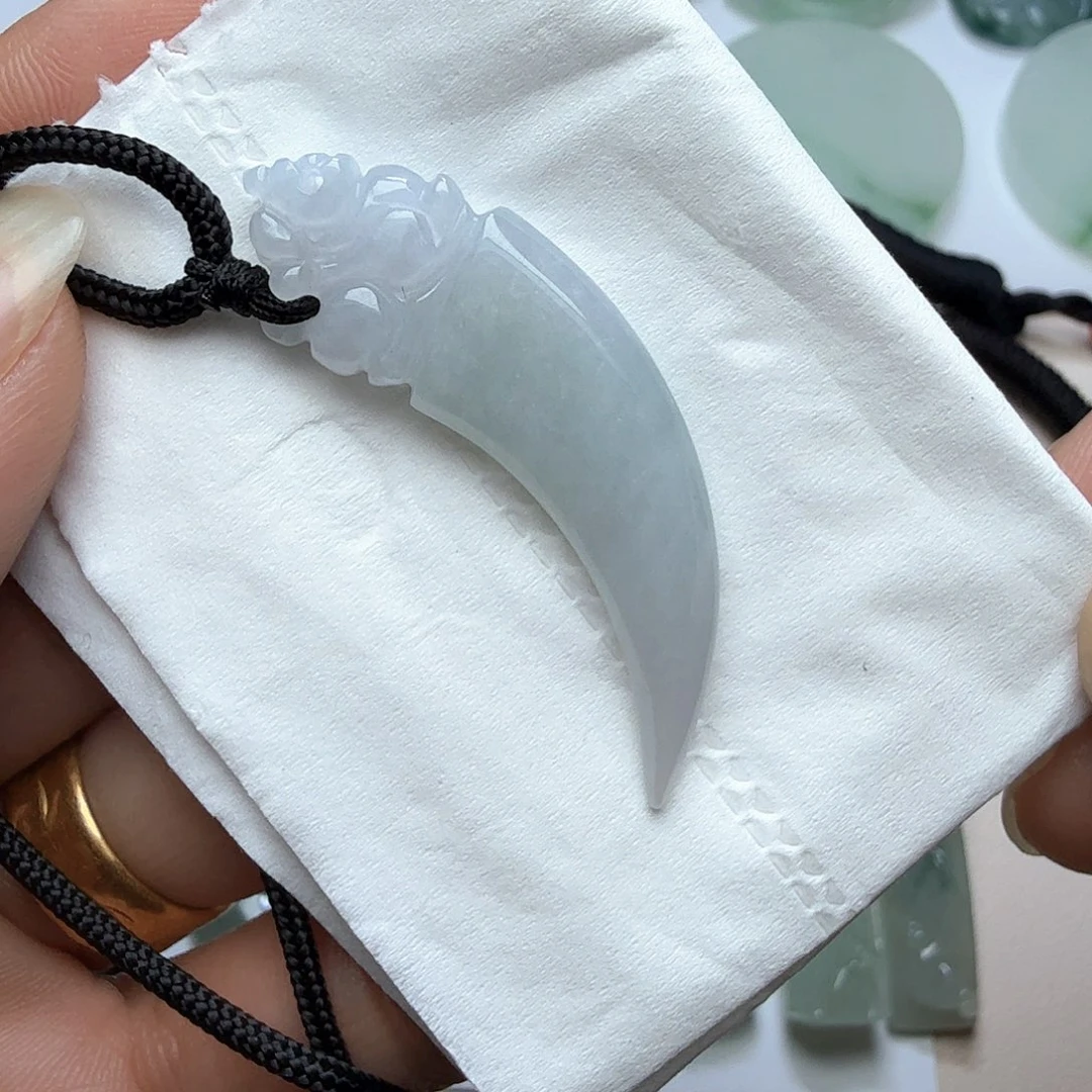 翡翠未镶嵌颈饰天然缅甸翡翠A货龙牙