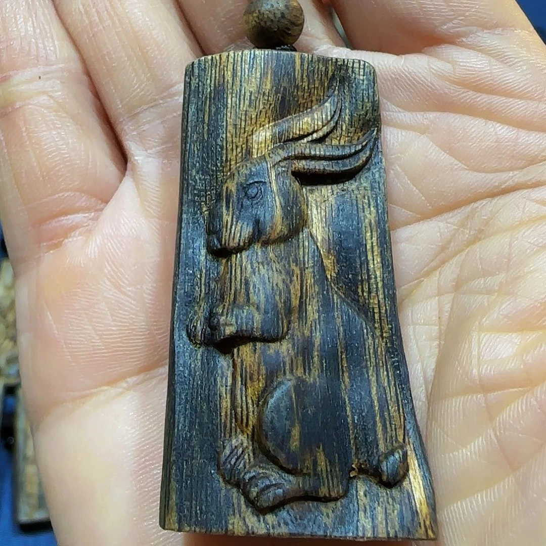 手串沉香海南白奇糖结兔子小精品吊坠8.5克带绳