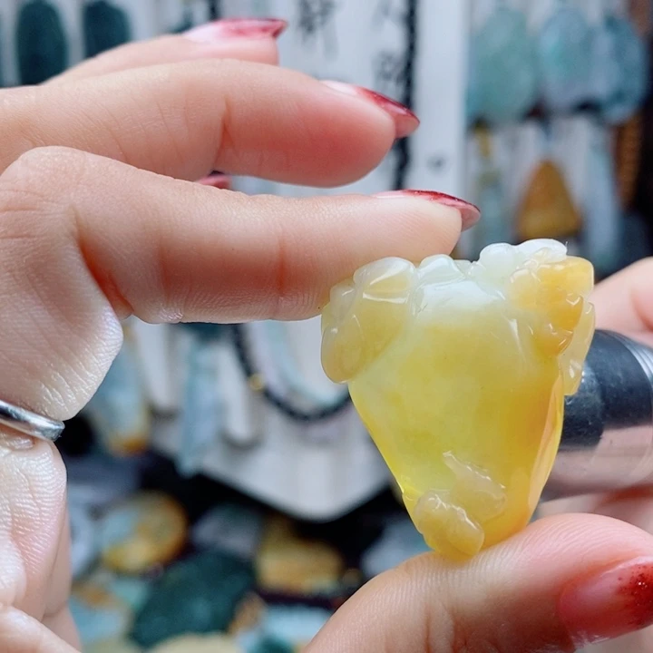 翡翠未镶嵌颈饰翡翠