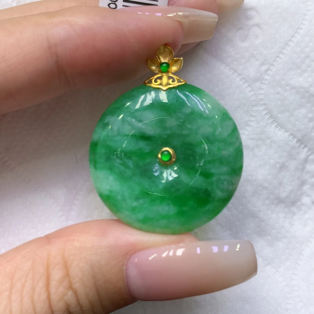 颈饰18K金镶嵌翡翠