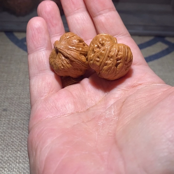 陈****吊坠文玩核桃核桃